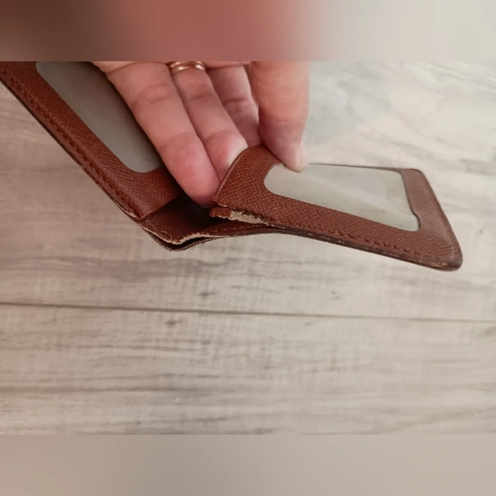 Louis Vuitton 2 Card Holder/ ID Holder - Picture 6 of 11